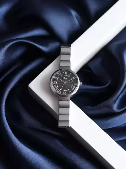 Women Analogue Watch - image 3