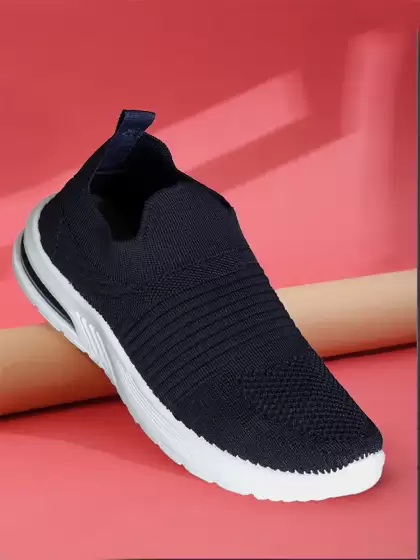 Women Flyknit Sports Shoes - image 3
