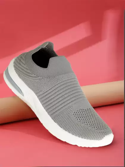 Women Flyknit Sports Shoes - image 3