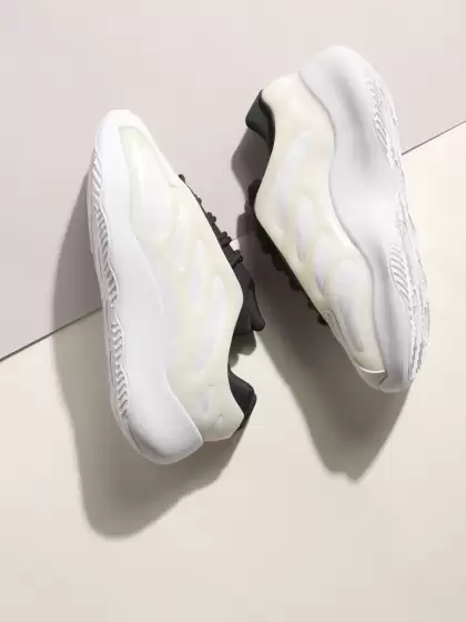 Women Colourblocked  Sneakers - image 3