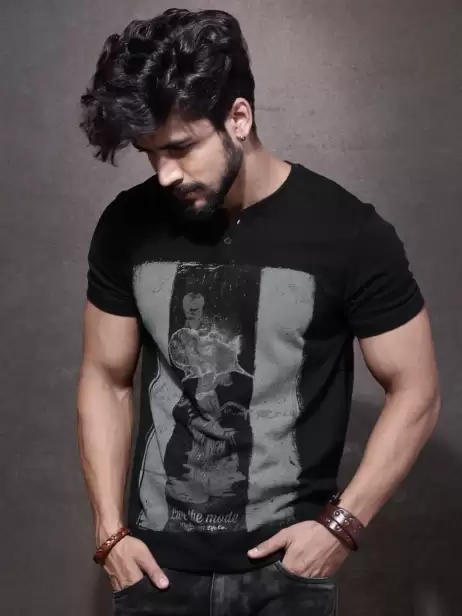 Printed Henley T-shirt - image 4