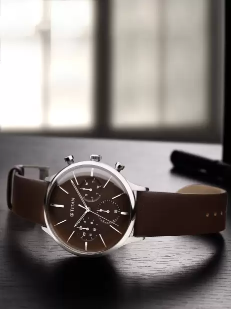 Men Leather Straps Watch - image 4