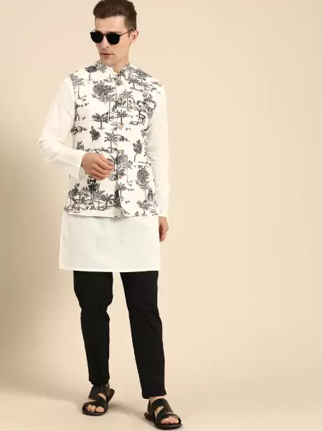 Men Printed Kurta with Trousers - image 4