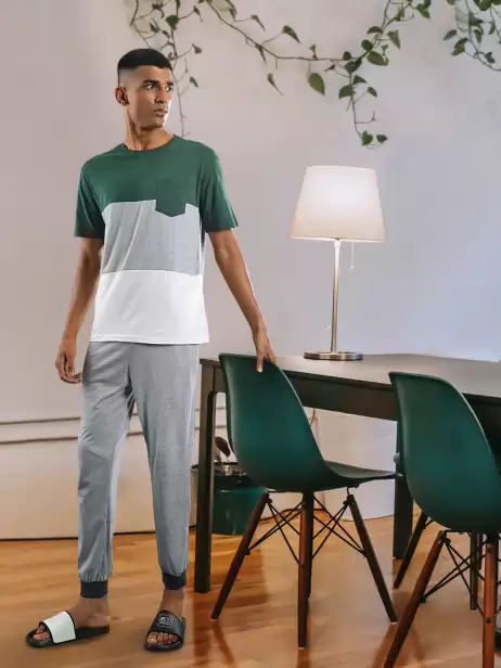 Men Colourblocked Pyjamas Set - image 4