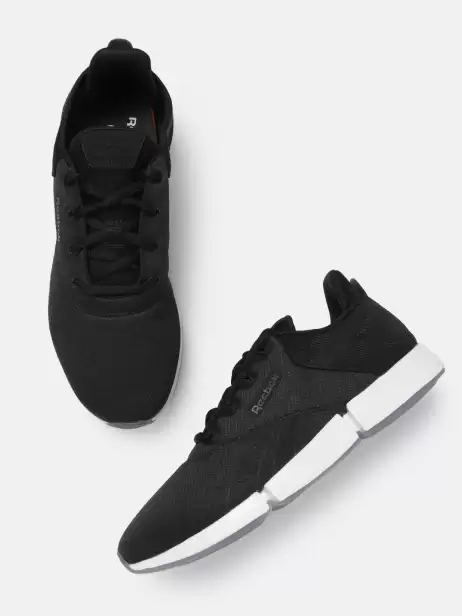 Men DailyFit DMX Walking Shoes - image 4