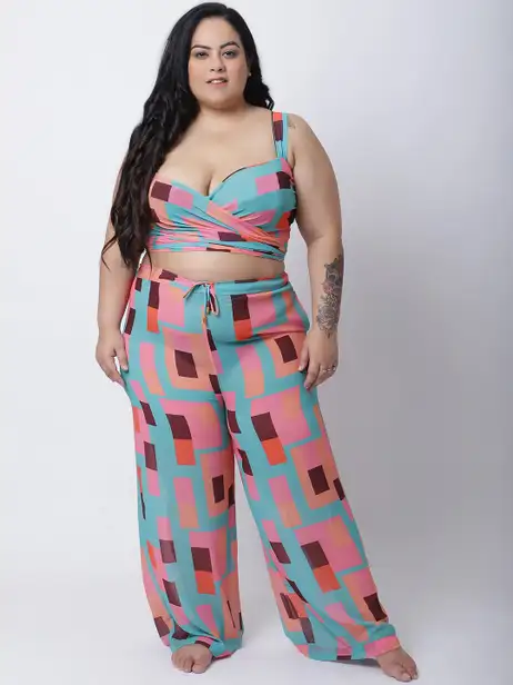 Plus Women Beach Wear Set - image 4