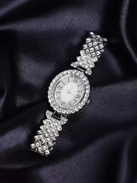 Women Bracelet Style Watch - image 4