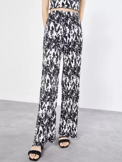 Women Loose Fit Pleated High-Rise Trousers - image 4
