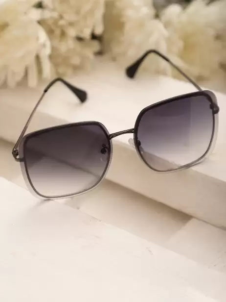Women Sunglasses with UV Lens - image 4