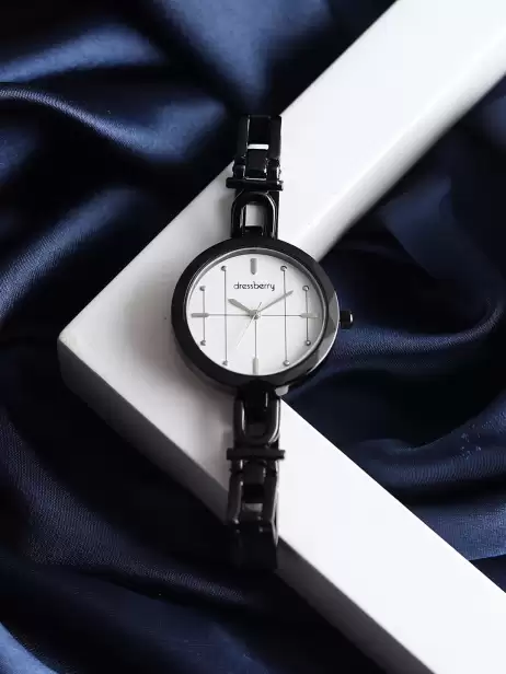 Women Analogue Watch - image 4