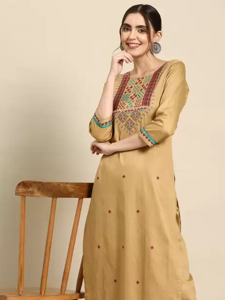 Women Yoke Design Kurta with Trousers - image 4