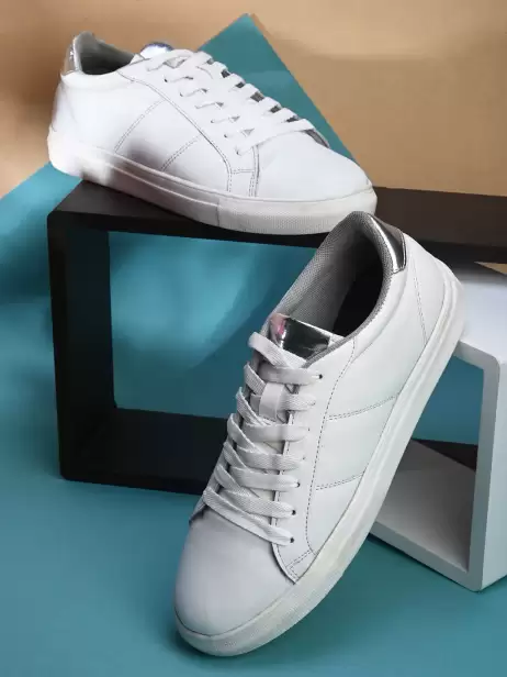Women Lightweight Sneakers - image 4