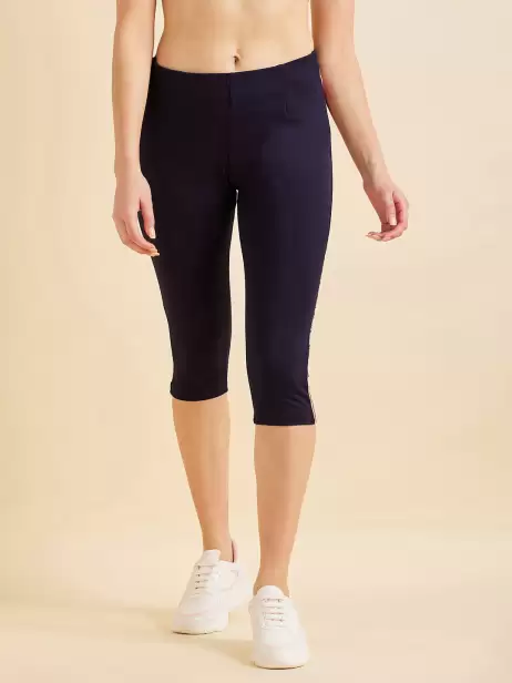 Women Mid-Rise Sports Capris - image 4