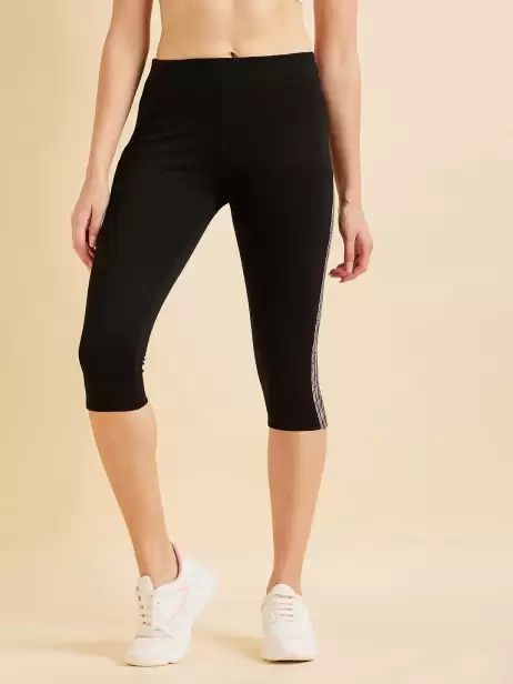 Women Mid-Rise Sports Capris - image 4