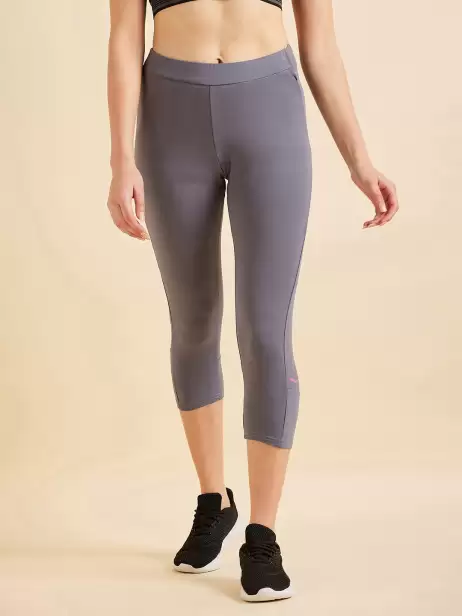Women Mid-Rise Sports Capris - image 4