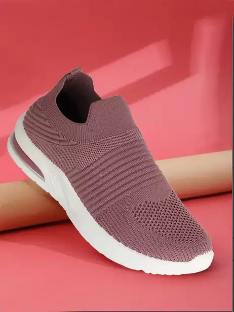 Women Flyknit Sports Shoes - image 4