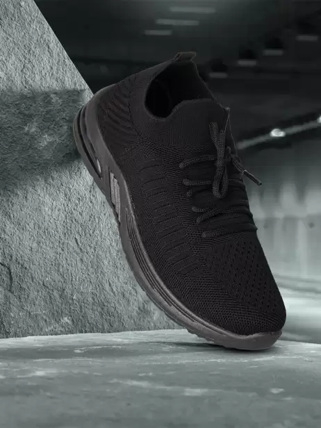 Women Flyknit Sports Shoes - image 4