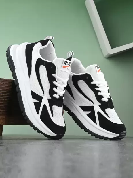 Women Colourblocke Sports Shoe - image 4