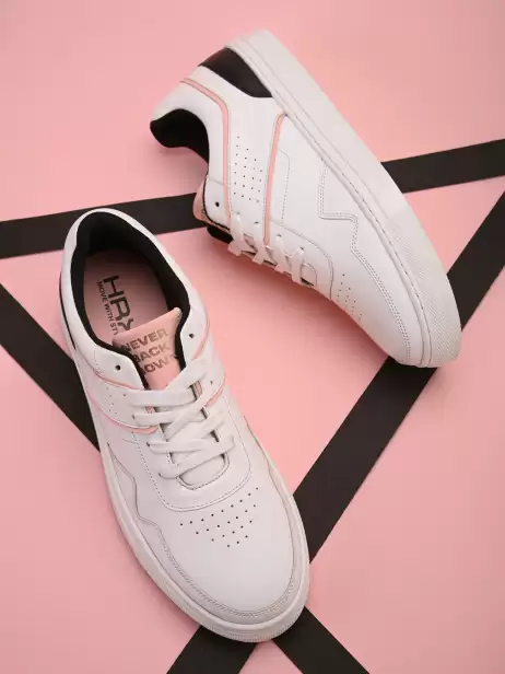 Women Lightweight Sneakers - image 4