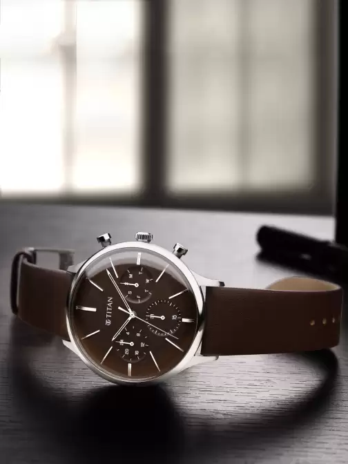 Men Leather Straps Watch - image 5