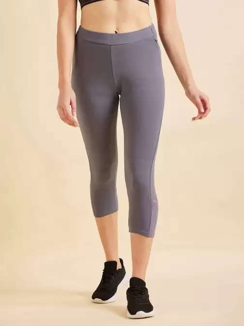 Women Mid-Rise Sports Capris - image 5