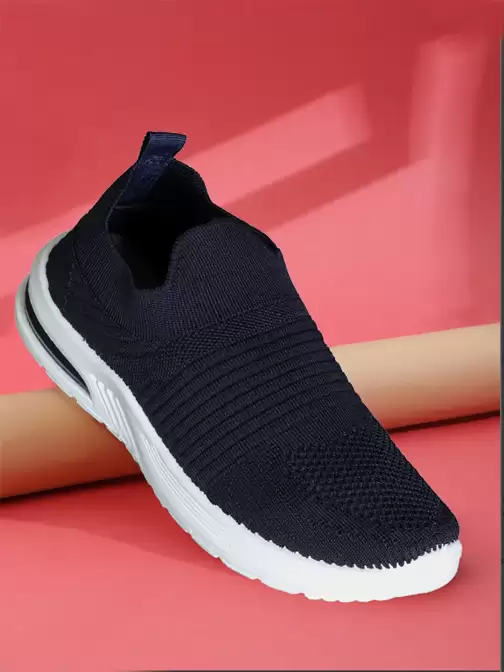 Women Flyknit Sports Shoes - image 5