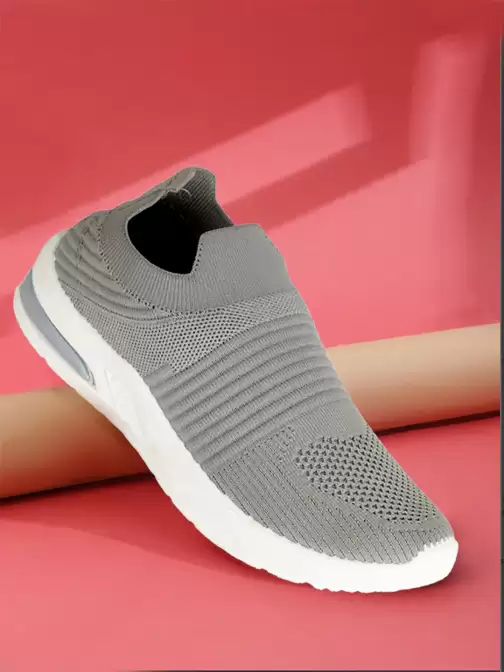 Women Flyknit Sports Shoes - image 5