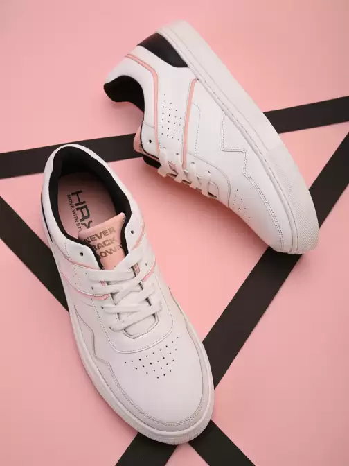 Women Lightweight Sneakers - image 5