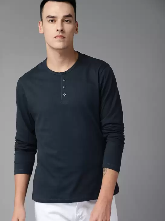 Solid Round Neck T-shirt - image 6