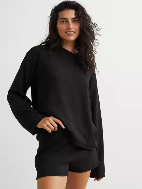 Women Fine-Knit Shorts - image 6