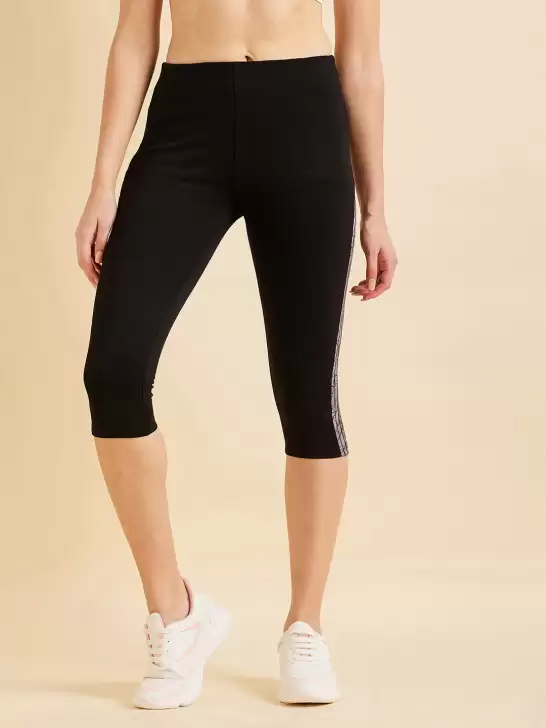 Women Mid-Rise Sports Capris - image 6