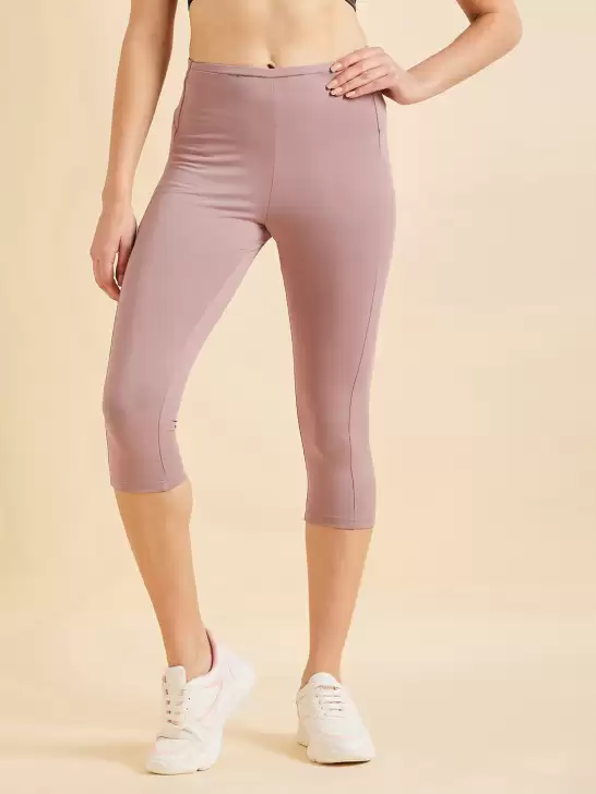 Women Mid-Rise Sports Capris - image 6