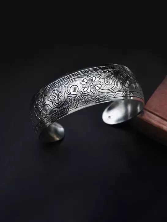 Women Silver-Plated Cuff Bracelet - image 6