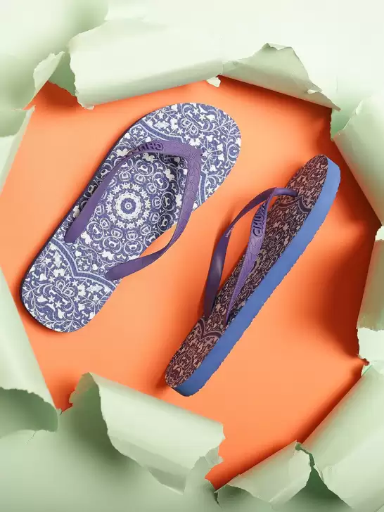 Women Printed Thong Flip-Flops - image 6