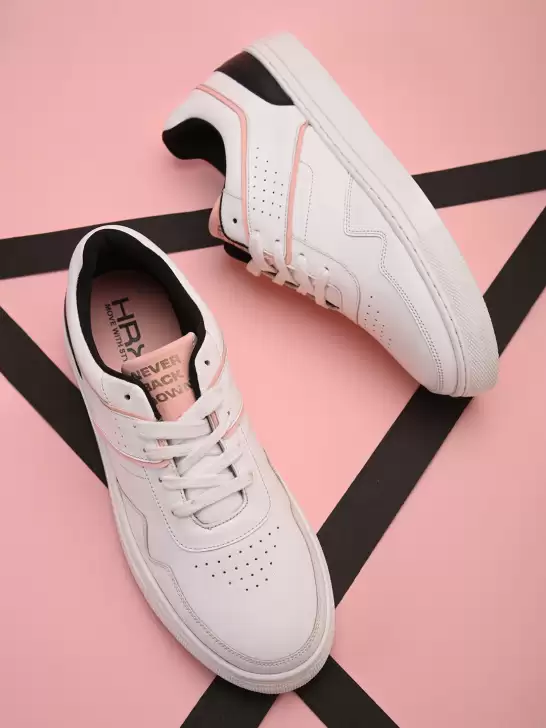 Women Lightweight Sneakers - image 6