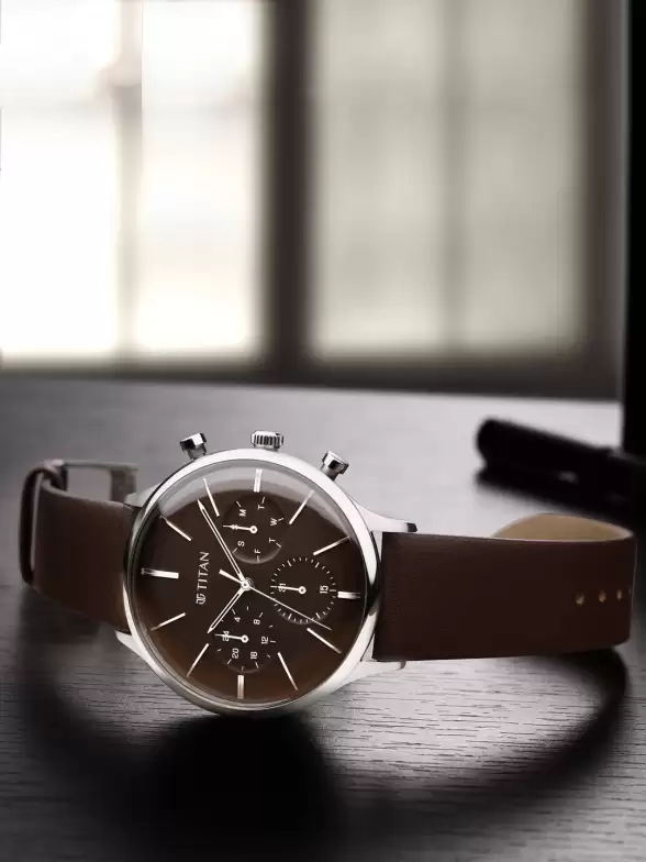 Men Leather Straps Watch - image 7