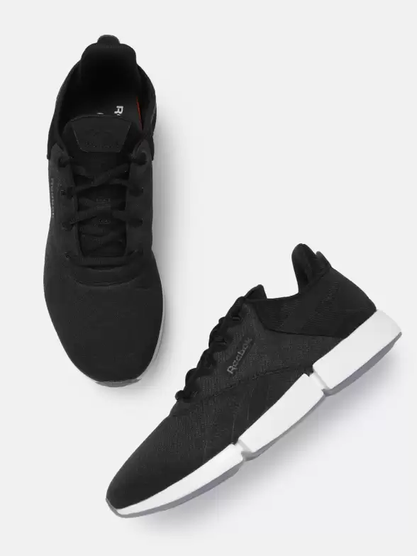 Men DailyFit DMX Walking Shoes - image 7