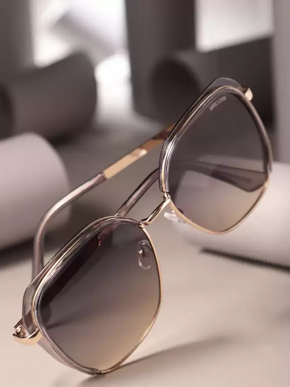 Women Square Sunglasses with UV Protected Lens - image 7
