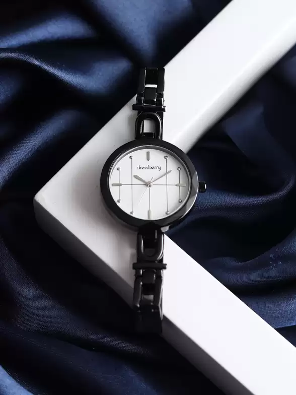 Women Analogue Watch - image 7