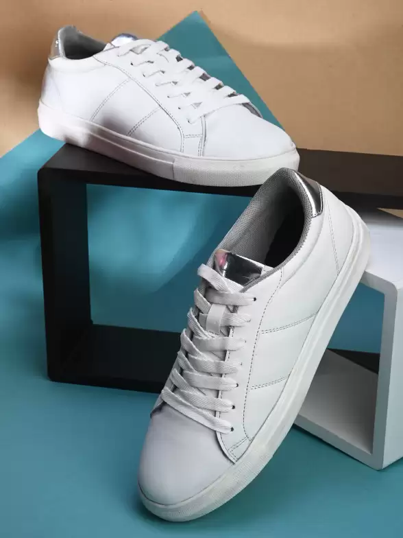 Women Lightweight Sneakers - image 7