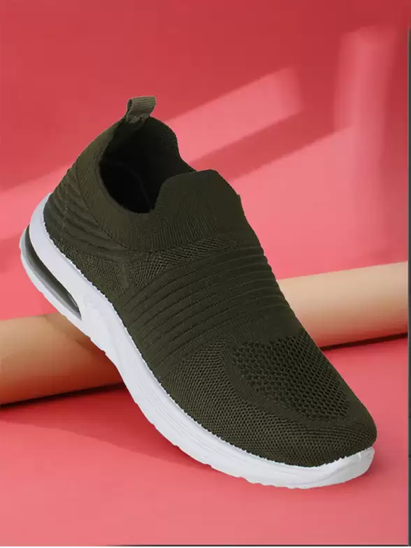 Women Flyknit Sports Shoes - image 7