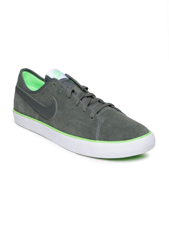 Grey nike deals suede shoes