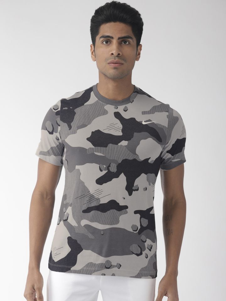 Nike grey camo t shirt clearance