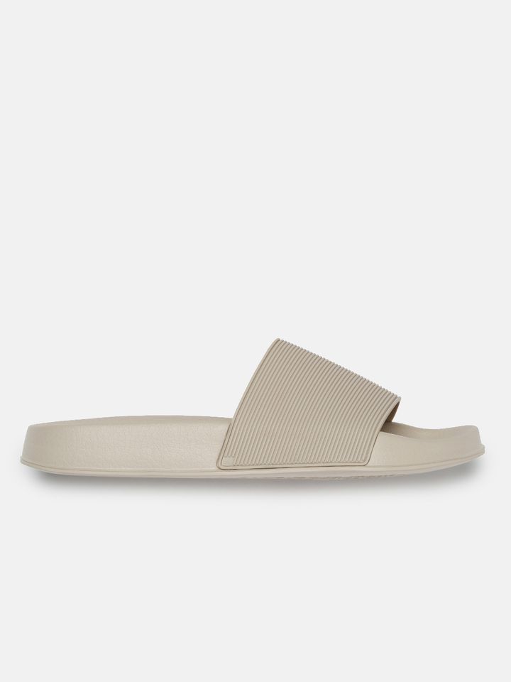 Buy Mast u0026 Harbour Men Cream Coloured Solid Sliders - Flip Flops for Men  10388935 | Myntra