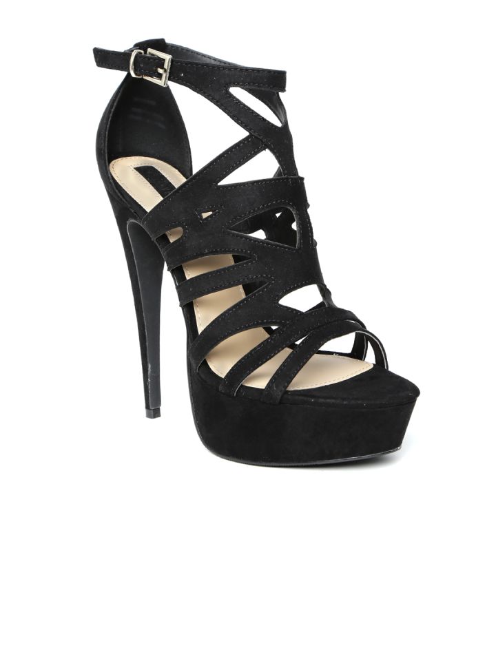 Black best sale heels myntra