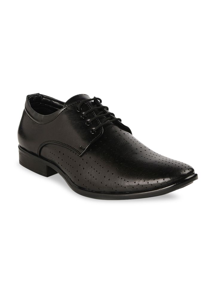 Buy Bruno Manetti Men Black Formal Shoes Formal Shoes For Men 1220965 Myntra Bruno manetti is the brand name of the same named company, belonging to the manetti family. bruno manetti men black formal shoes