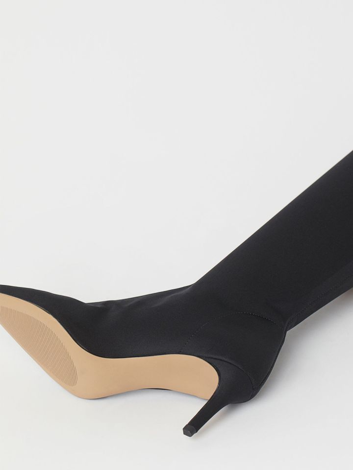 Thigh high best sale boots myntra
