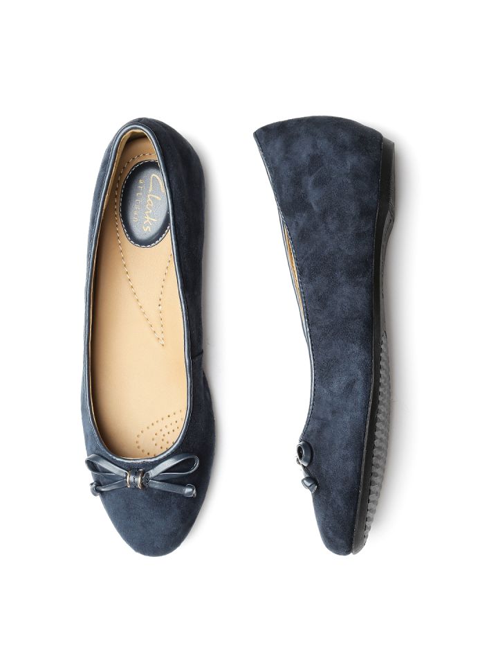 clarks womens navy flat shoes