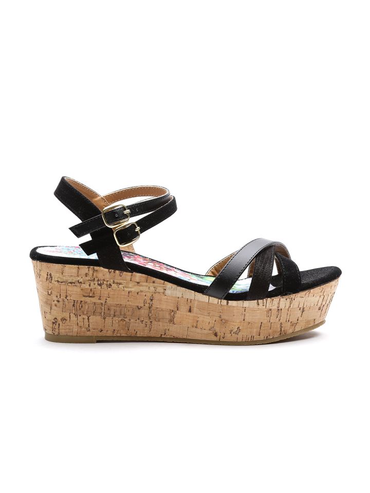 Qupid deals black wedges