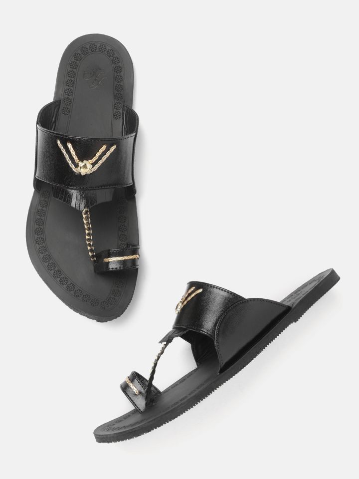 Buy House Of Pataudi Men Black Solid Ethnic One Toe Sandals With
